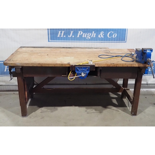 400 - Wooden workbench with Record No.84 quick release vice and Record No.52 quick release bench vice 74