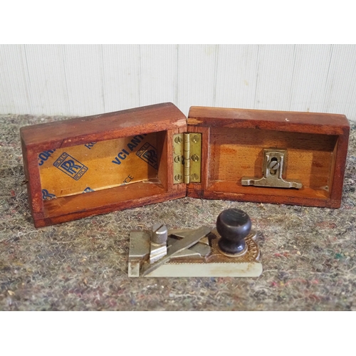 443 - Record No.2506 side rebate plane with cutter