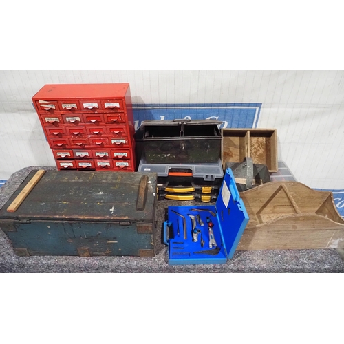 521 - Toolboxes, chests, box of screws and various fixings