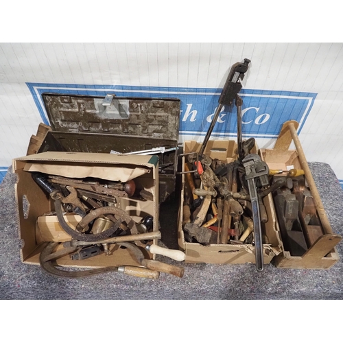 526 - Hand tools to include plough planes, axes, wrenches etc