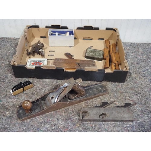 541 - Drawknives, Stanley No. 6 plane, bullnose planes etc