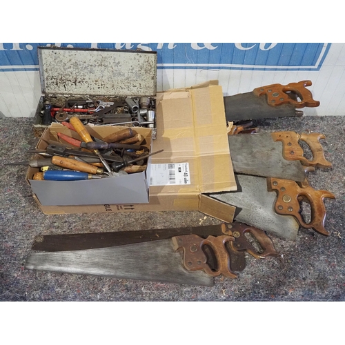 600 - Assorted hand saws, files, sockets and spanners