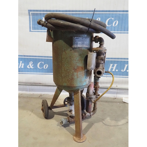 611 - I.B.E shot blasting pot