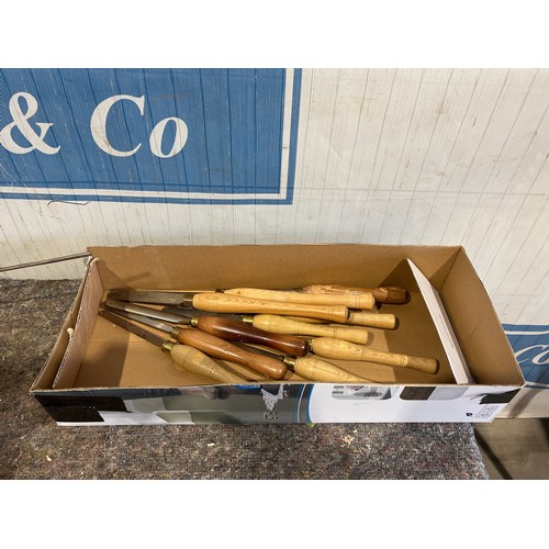 651 - Box of assorted wood turning tools, gauges, etc.