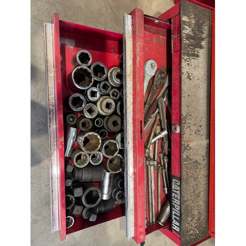 662 - Snap on and Caterpillar tool chests and contents