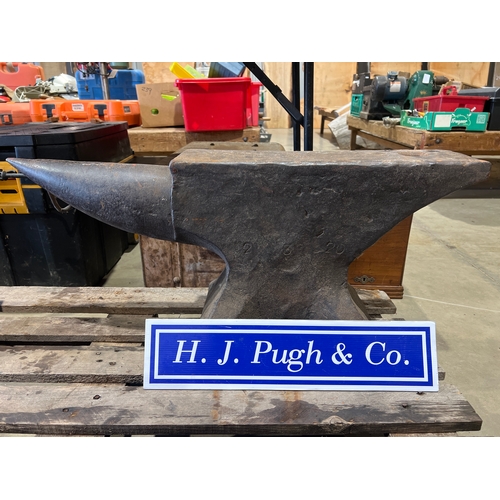 665 - Large blacksmith anvil 31”