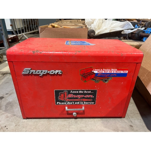 675 - Snap on tool chest