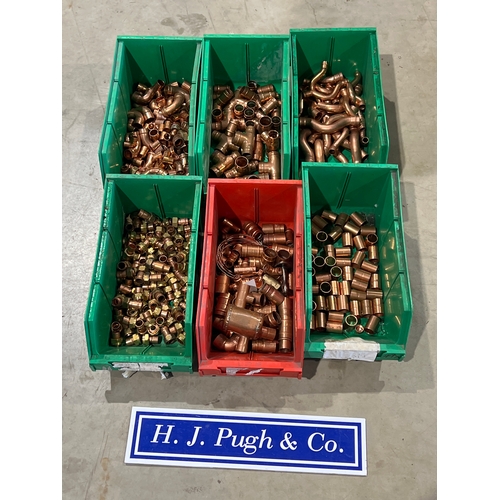 753 - Copper pipe fittings