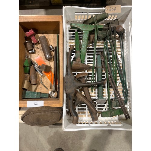 646 - Assorted anvil irons and blacksmiths tools