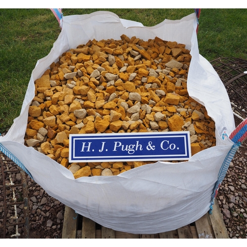 626 - Tote bag of Cotswold stone chippings