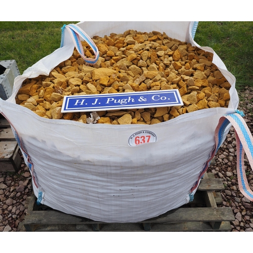 637 - Tote bag of Cotswold stone chippings