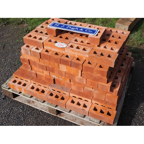 694 - Pallet of approx. 225 building bricks