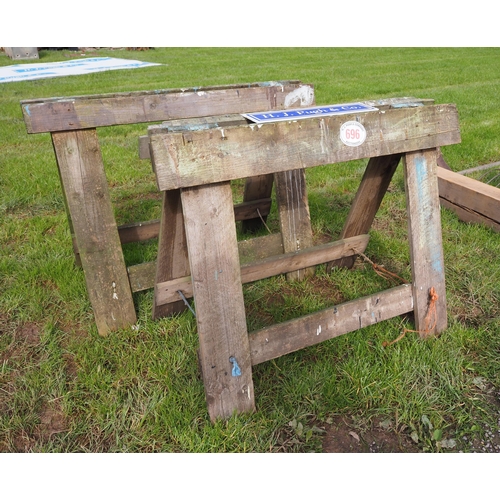 696 - Wooden trestles - 2