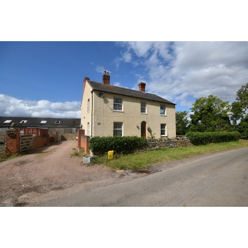 HARDWICKS HAY FARM, LINKEND ROAD, CORSE LAWN, GLOUCESTER, GL19 4NN.   
A well-positioned 4-bedroom detached farmhouse with 4 stable blocks set within 0.43 acres (0.17 Ha).