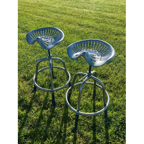 732 - Heavy duty tractor seat stools - 2