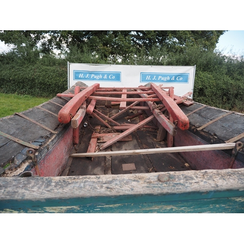 125 - F. J. Marshall of Wraxall 4 wheel wagon