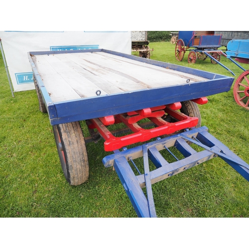 152 - Flatbed wagon on artillery wheels