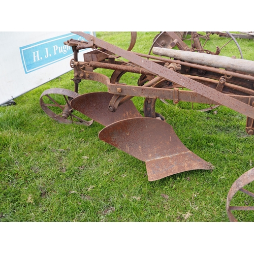 28 - Horse drawn 2 furrow gang plough with shaft