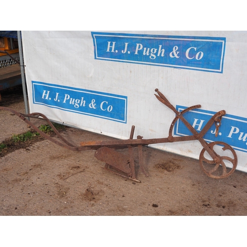 52 - Horse drawn single furrow ridging plough