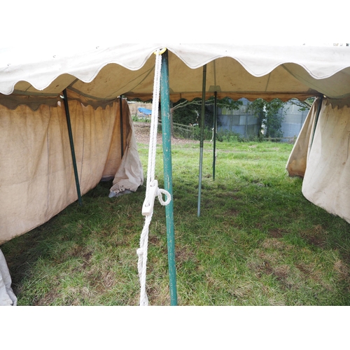 71 - Good quality marquee approx. 16 x 12ft