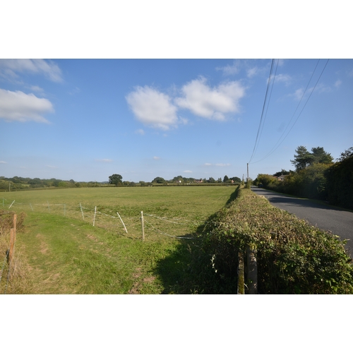 HOOK BANK, HANLEY CASTLE, WR8 0BA
Approximately 6.69 acres 
(2.71 hectares) of pasture land in one parcel with direct road access