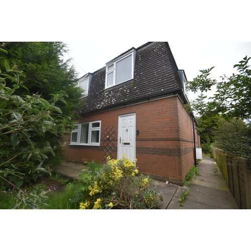 5 THE CRESCENT, CLEE HILL, LUDLOW, SY8 3NA
A three bedroom semi-detached Cornish Unit house with ample off road parking and gardens. The accommodation is in need of an upgrade however has fabulous views over the countryside. No Chain