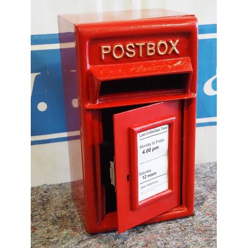 482 - Post box complete with 2 keys 17