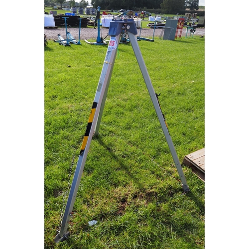 85 - Safety tripod Protecta AM100