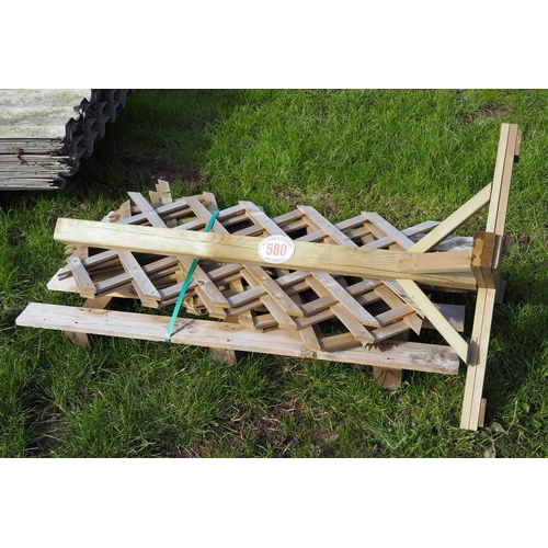 580 - Trellis and bird table parts