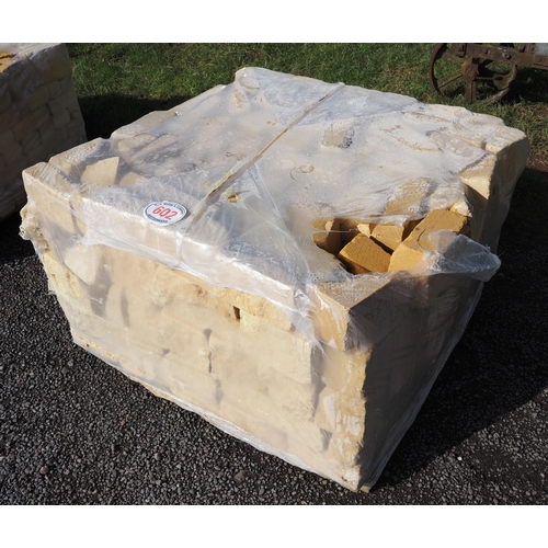 602 - Pallet of Cotswold bricks