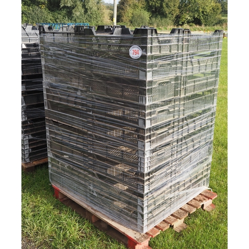 794 - Pallet of stacking trays