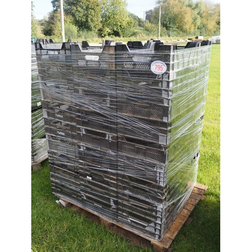 795 - Pallet of stacking trays