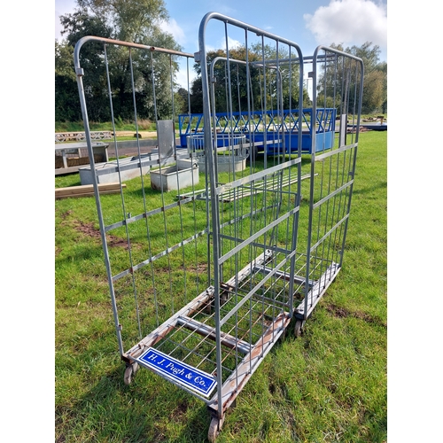 809 - Caged trolleys - 2