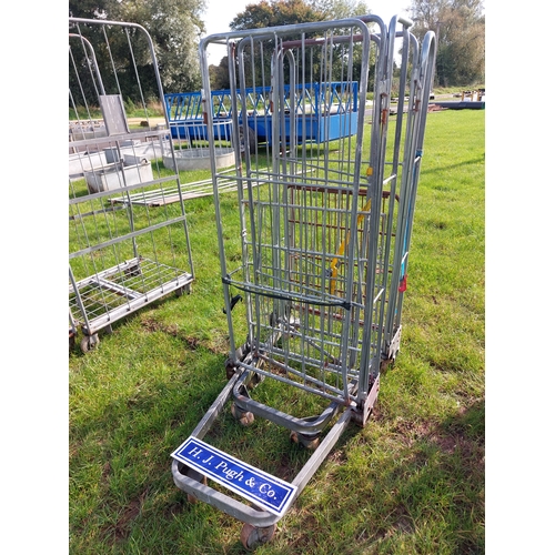 1516 - Caged trolleys- 2