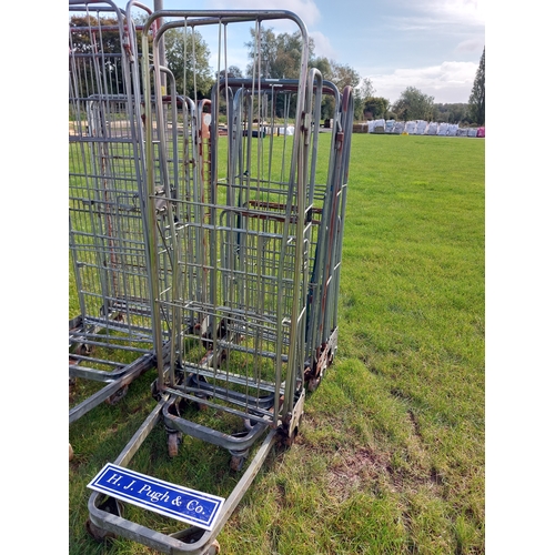 1521 - Caged trolleys - 3