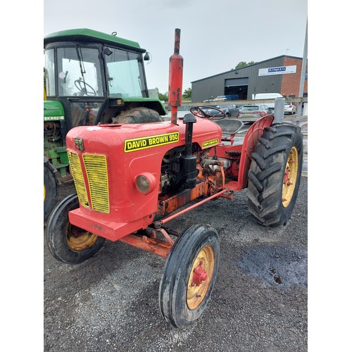 1653 - David Brown 950 tractor. Runs and drives