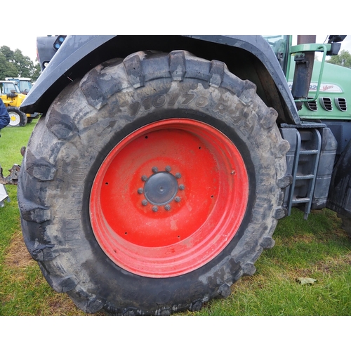 1615 - Fendt Vario Favorit 926 tractor. Showing 8864 hours, 50k, runs and drives. Reg. NT02 PPF