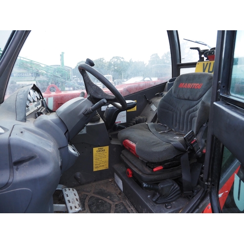 1621 - Manitou MLT627 turbo loader. 2011. Runs and drives. Showing 4438 hours. C/w bucket, pallet tines and... 