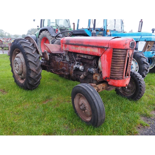 1641 - Massey Ferguson 65 tractor. Runs and drives. Requires new battery. Serial no. SNY515642. Reg. UAM 88... 