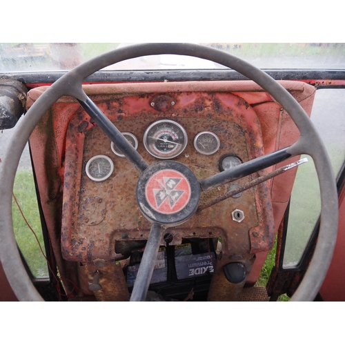 1642 - Massey Ferguson 165 tractor. Runs and drives. Reg. JUO 147E. No docs. Key in office