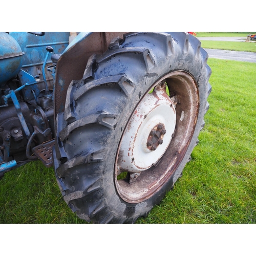 1649 - Fordson Major tractor. C/w roll bar. Key in office