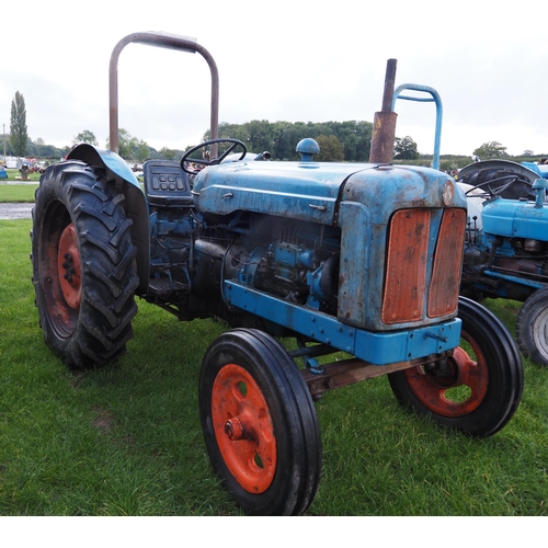 1649 - Fordson Major tractor. C/w roll bar. Key in office