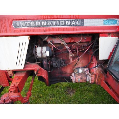 1651 - International 574 tractor. Showing 9231 hours. Reg. JPX 710P. V5 and key in office