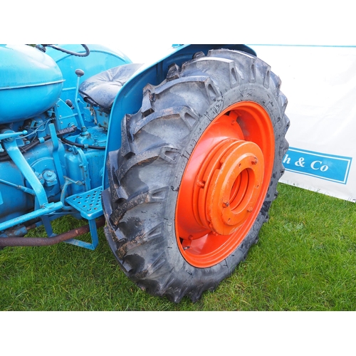 1652 - Fordson Major tractor. Runs and drives