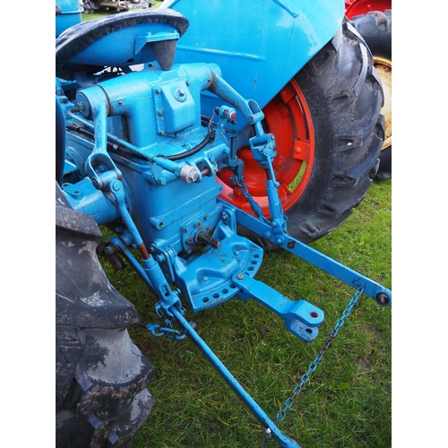 1652 - Fordson Major tractor. Runs and drives