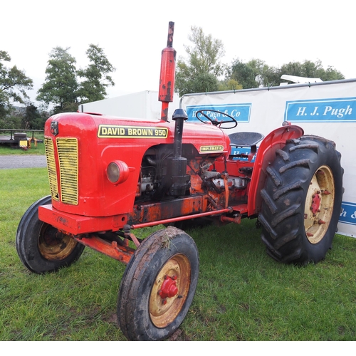 1653 - David Brown 950 tractor. Runs and drives