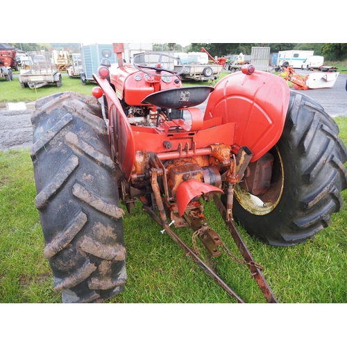 1653 - David Brown 950 tractor. Runs and drives