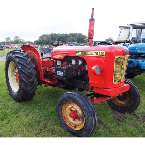 1653 - David Brown 950 tractor. Runs and drives