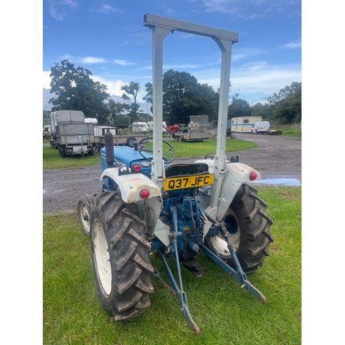 1654 - Ford 1900 tractor. Good tyres all round. Showing 6706 hours. Reg. Q37 JFC. Key, V5 and manual in off... 