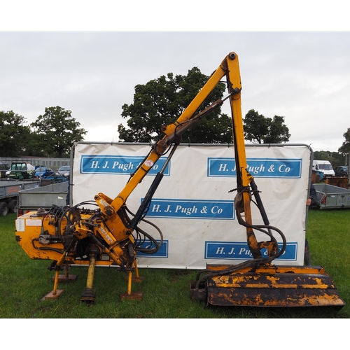 1704 - Bomford B577 hedge trimmer